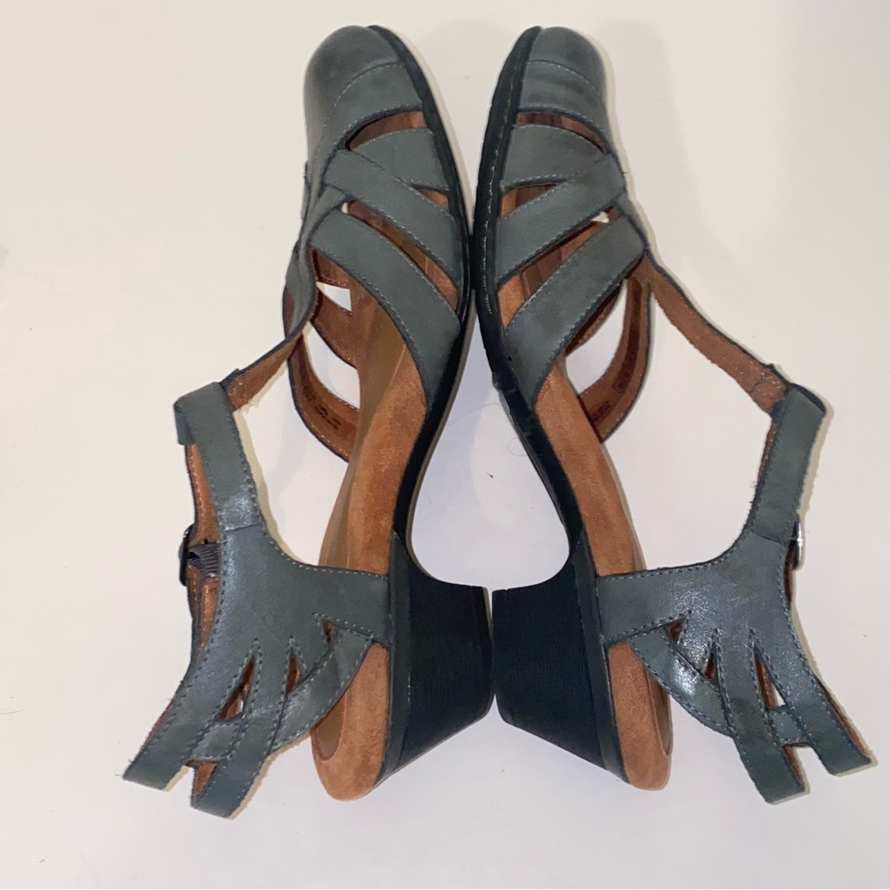 Cobb Hill Aubrey Gray Leather Cushioned Comfort Slingback Pumps - Picture 10 of 16